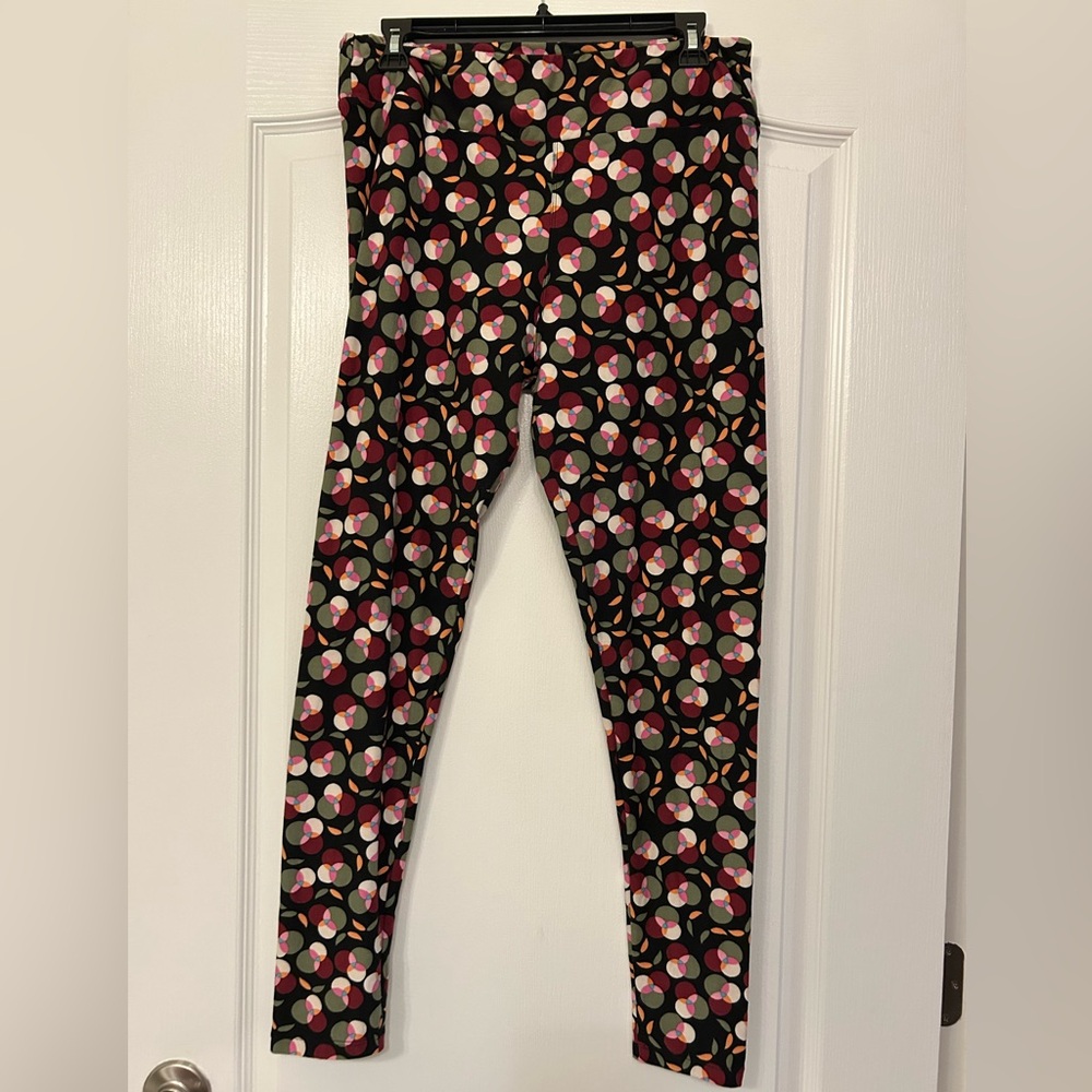 Lularoe tall & Curvy leggings